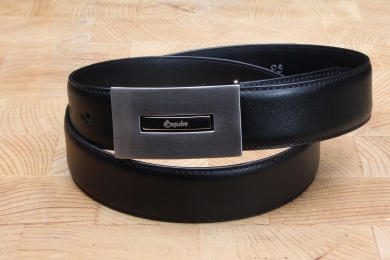 <h5>2070 35</h5><p>Belt "Roma" in black. Width 3,5 cm and length available till 115 cm.
Description: Moulded, single stitched and shortable</p>
