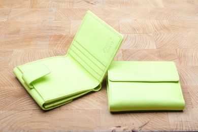 <h5>1214 62</h5><p>Women's wallet in 14 colors available with RFID protection. This wallet has 8 credit card slots, 4 slip pockets, a double billfold and a coin compartment. Size 10,5 x 9,5 cm																																																											</p>